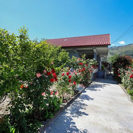 Вилла Samuela Cozy Retreat Берат Экстерьер фото